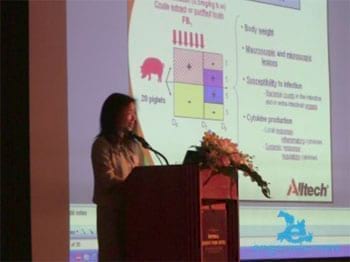 Protecting animals from mycotoxins
