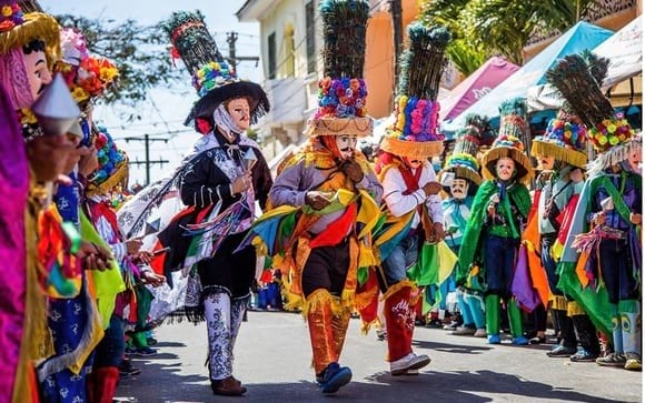 La Ruta Turistica de la Cultura Nicaraguenses y sus tradiciones, sus Bailes y sus trajes Tipicos - 