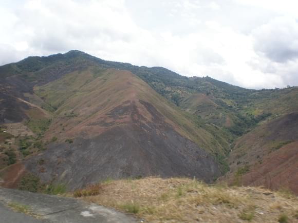 QUEMAS DE LADERAS CERCA DE CALI. COLOMBIA - foto freddy
